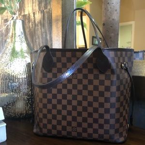 SOLD Louis Vuitton Damier Neverfull MM❣️